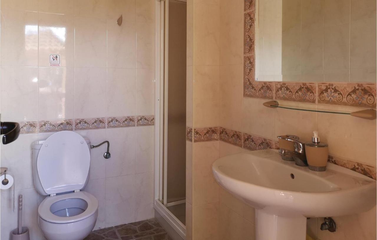 Pet Friendly Home In Olvera With Kitchen Bagian luar foto