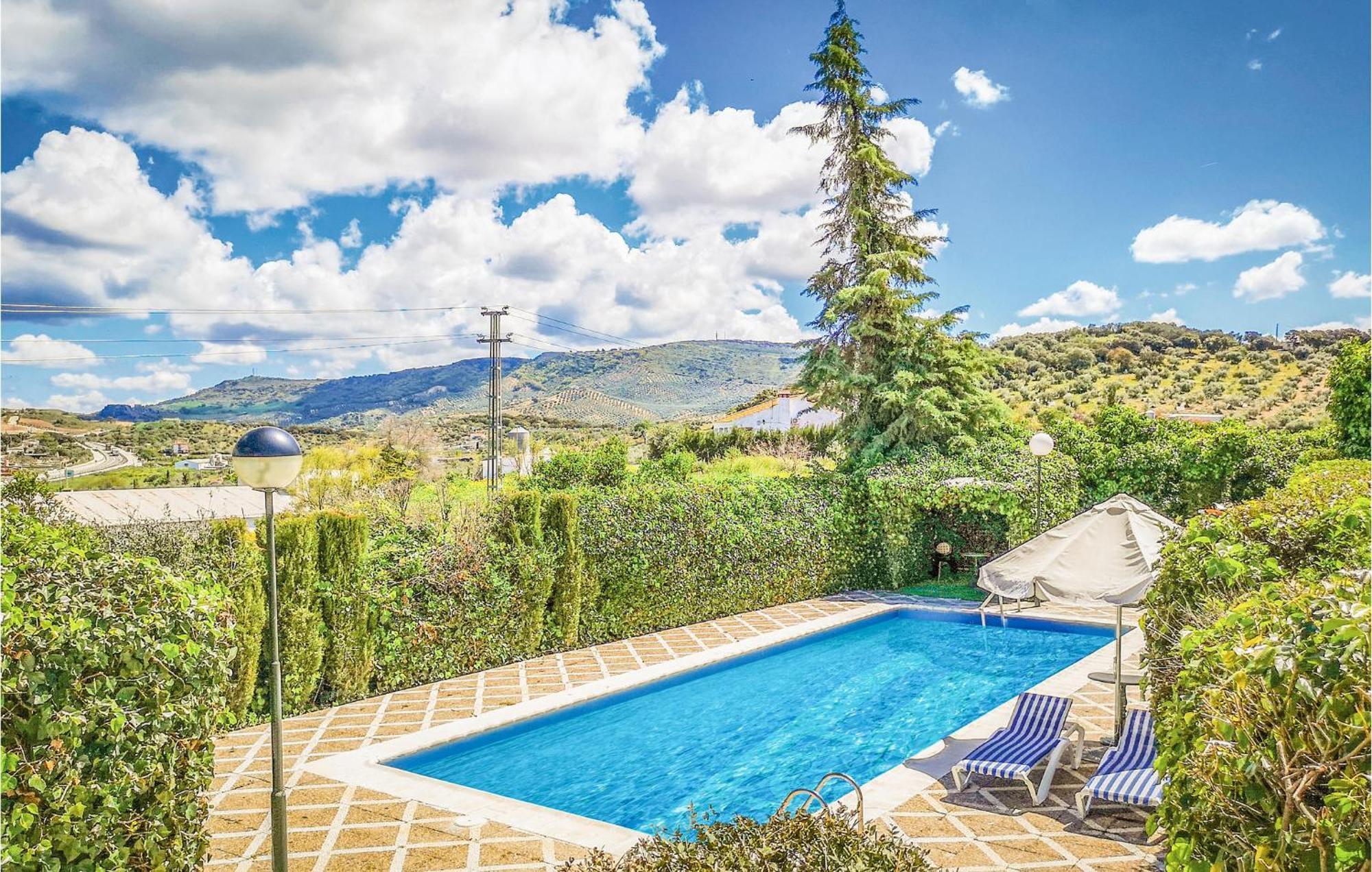 Pet Friendly Home In Olvera With Kitchen Bagian luar foto
